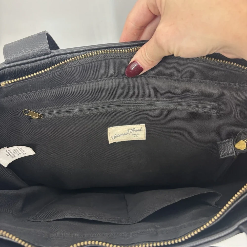 UNIVERSAL‎ THREAD Womens Shoulder BAG Book Laptop Work Faux Leather Suede DEFECT